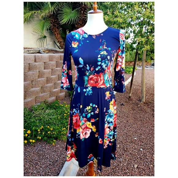 NAVY FLORAL MID DRESS - Picture 3 of 3
